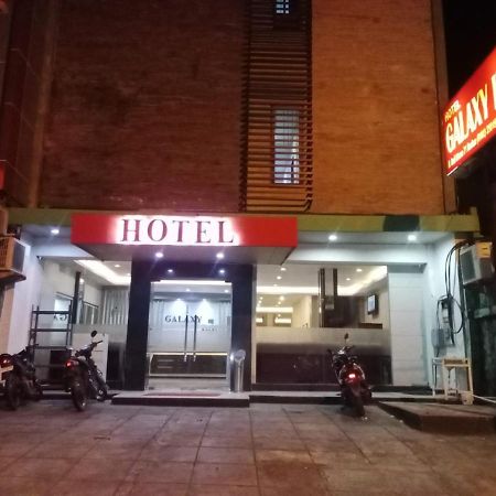 Galaxy Inn Baubau Esterno foto