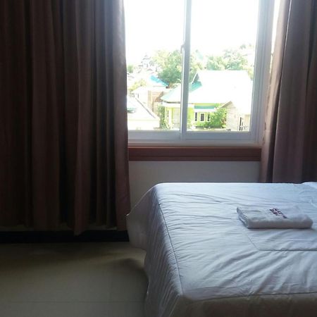 Galaxy Inn Baubau Esterno foto
