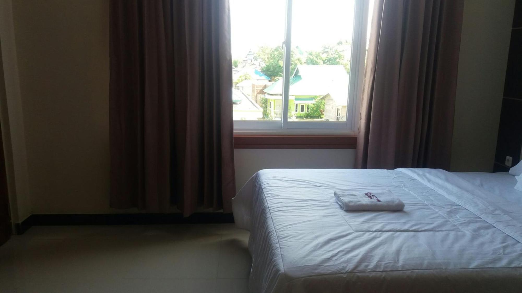 Galaxy Inn Baubau Esterno foto