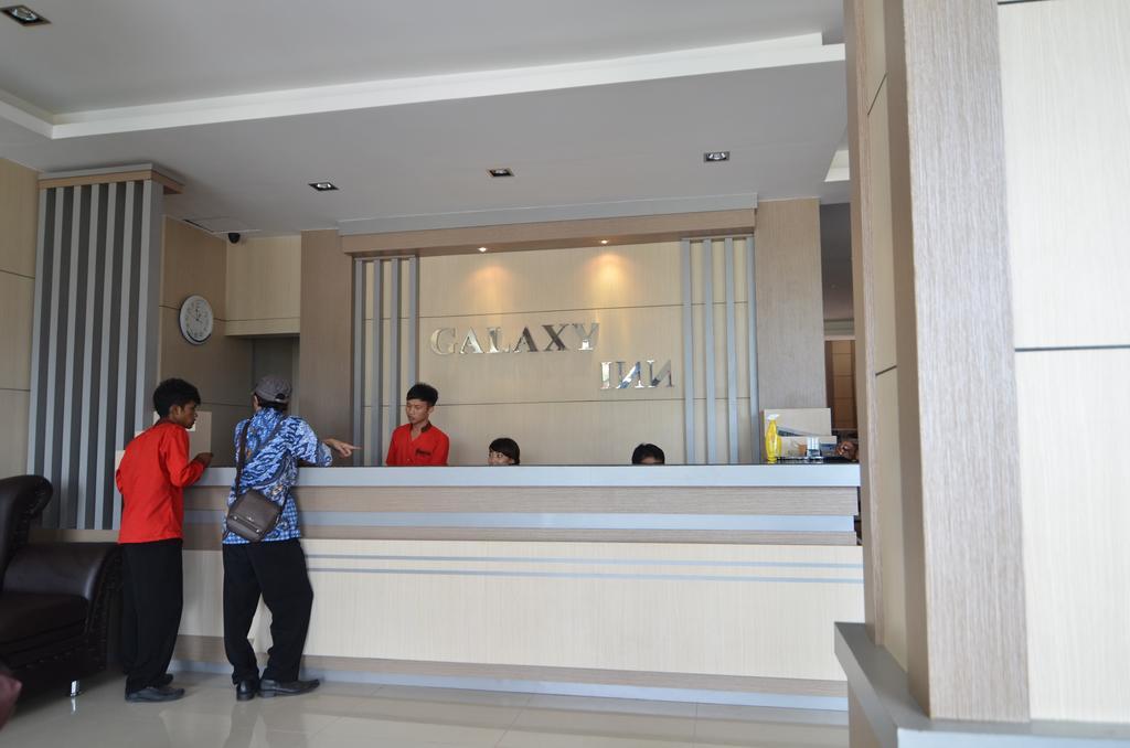Galaxy Inn Baubau Esterno foto