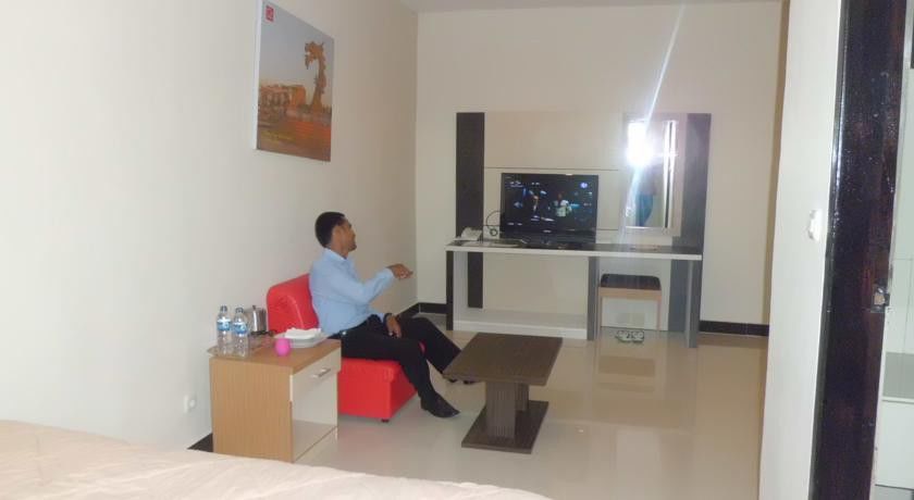 Galaxy Inn Baubau Esterno foto