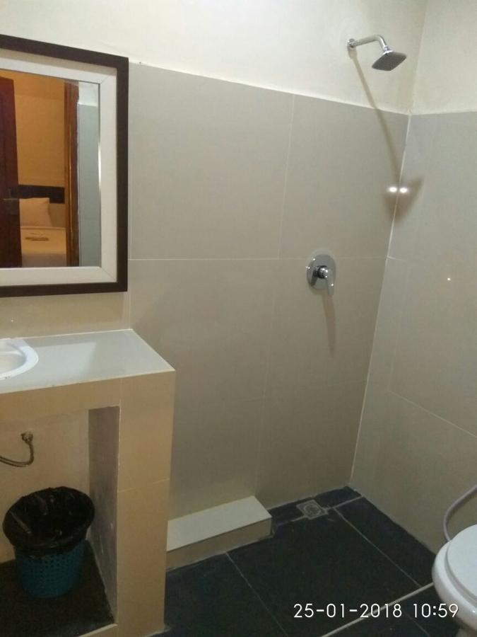 Galaxy Inn Baubau Esterno foto