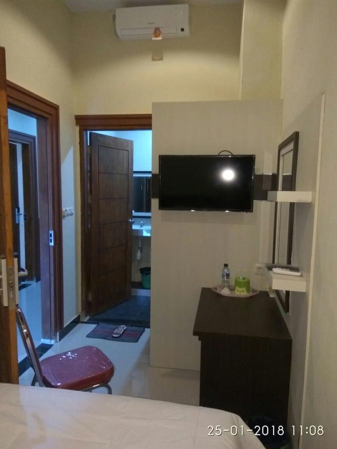 Galaxy Inn Baubau Esterno foto